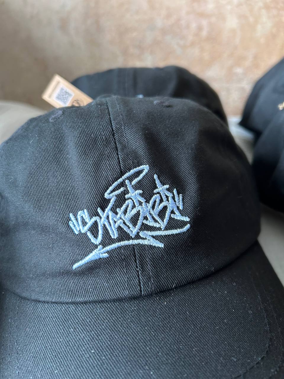 Low Profile 6 Panel Dad Cap in schwarz mit STABIBI Stick