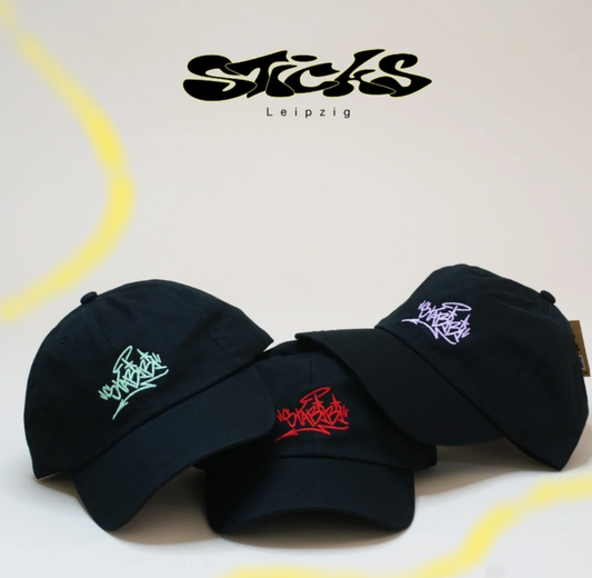 Low Profile 6 Panel Dad Cap in schwarz mit STABIBI Stick